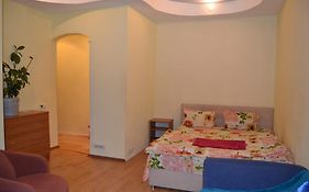 Apartment On Peremogy Square